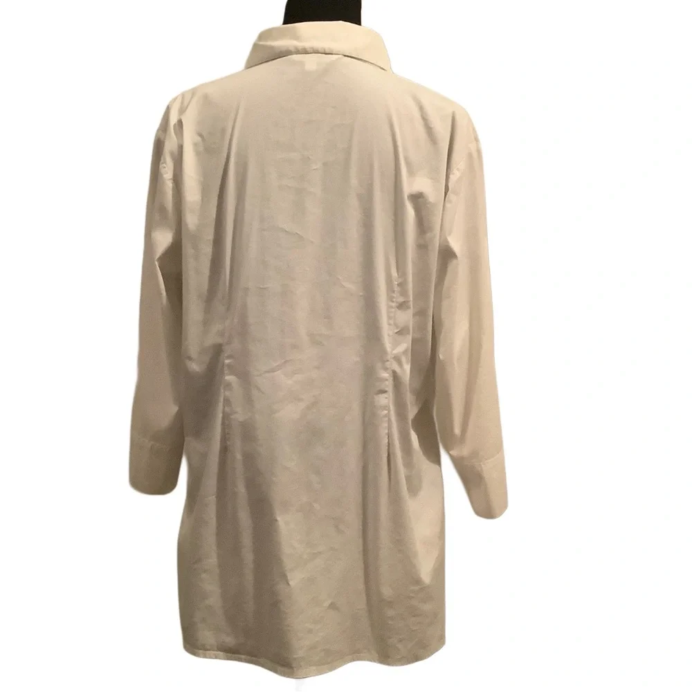 TravelSmith White Embroidered Tunic Top - Picture 3 of 7